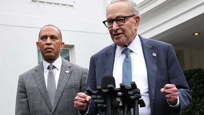 US Shutdown Looms as Trump and Democrats End White House Meeting Without Deal on Funding, Healthcare Disputes Persist