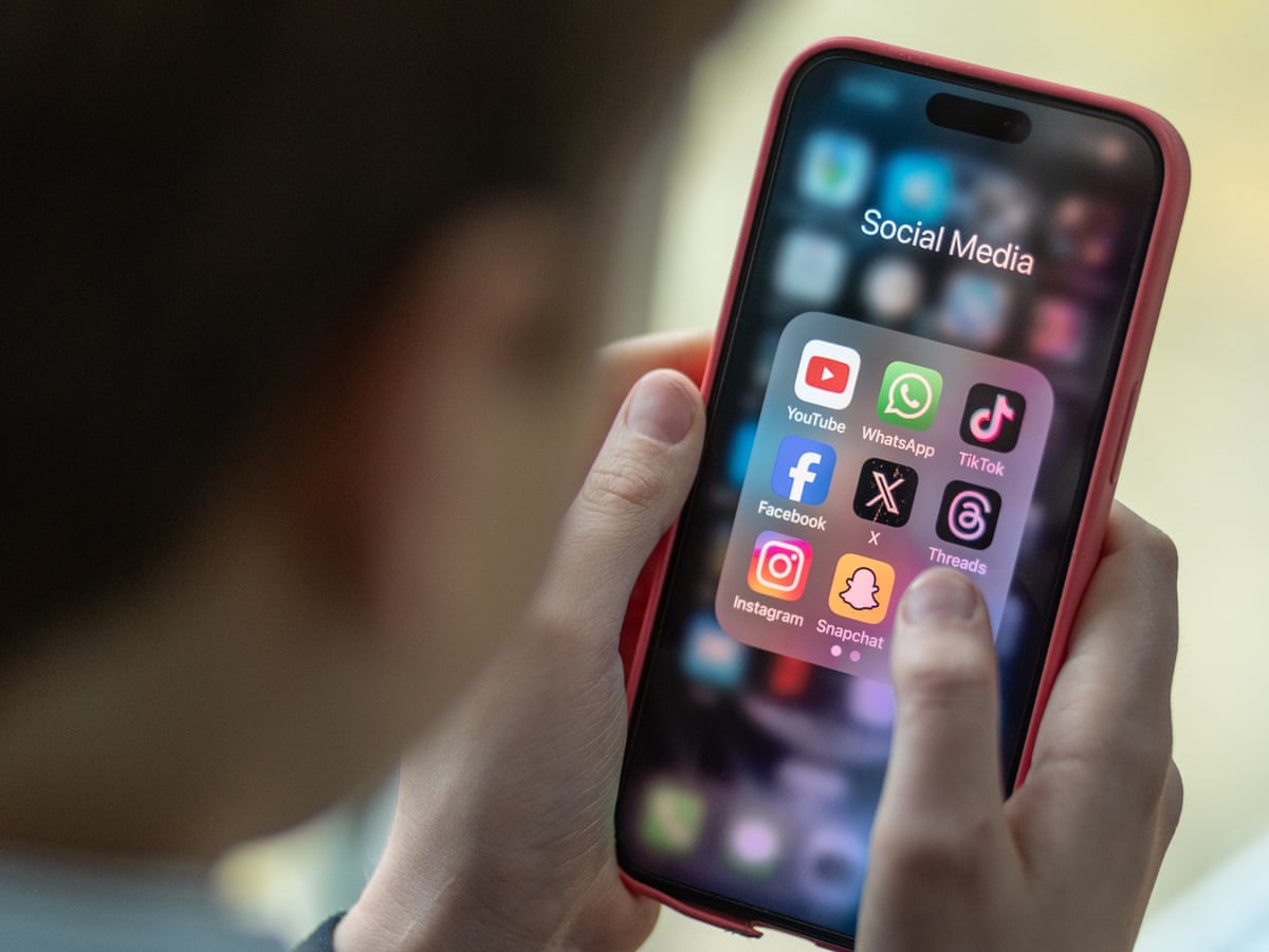 Australia Imposes World-First Social Media Ban for Under -16s: What Parents and Teens Need to Know